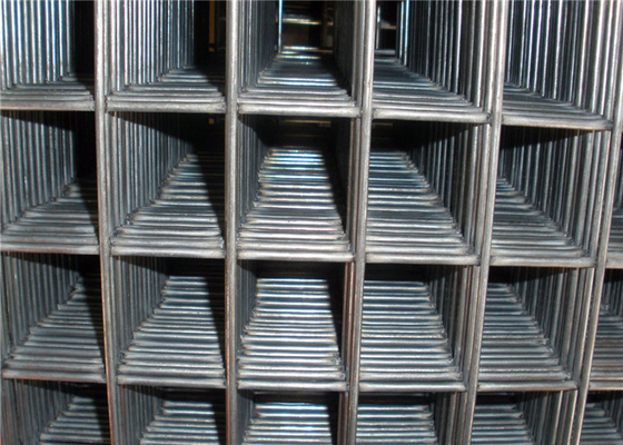 Panel z ocynkowanej siatki drucianej o szerokości 2 m, powlekany PVC, do budowy