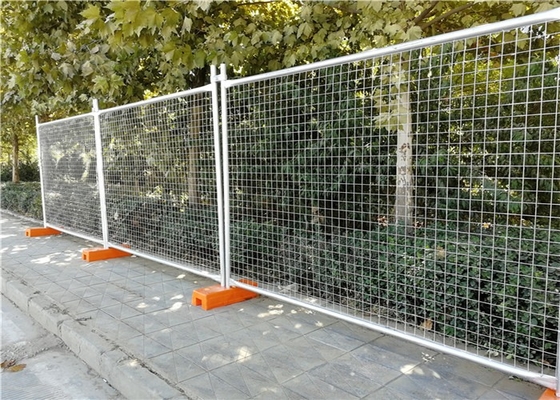 2,4 * 2,1 m Trwałe tymczasowe ogrodzenie z siatki drucianej Zdejmowane ogrodzenie z siatki spawanej