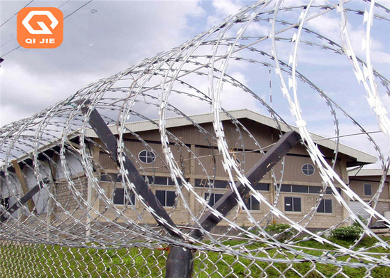 Drut ocynkowany na gorąco Bto -22 Cbt 65 Concertina Razor Wire do więzienia