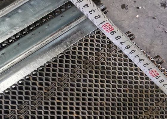 Drut wibracyjny z czarnego żelaza 4 mm kwadratowy tkany karbowany drut