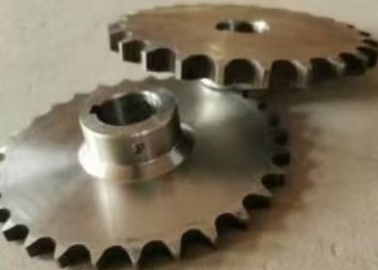 DIN Sprocket 24B 28B 32B Koło łańcuchowe z zębami 10 mm i materiałem C45