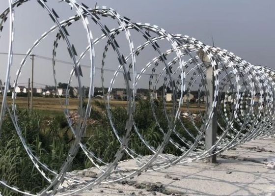 Bto22 Razor Concertina Cewka o średnicy 450 mm z zadziorem