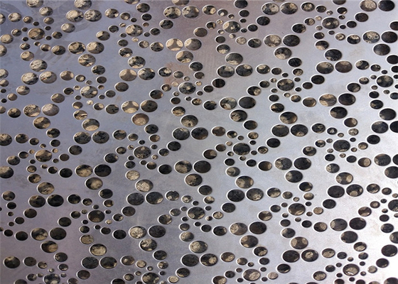 Perforowana aluminiowa siatka metalowa Cloverleaf dla różnych środowisk korozyjnych