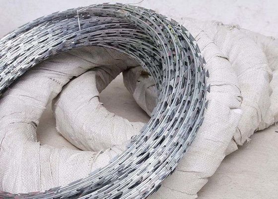 Chińska fabryka Single Razor Wire Ocynkowany drut kolczasty Concertina Razor i ogrodzenie dla więzienia i lotniska