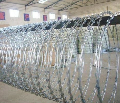 Gorąco zanurzony galwanizowany ostrze z ostrymi ostrzami Concertina Wire dla przeciwdziałania piractwu