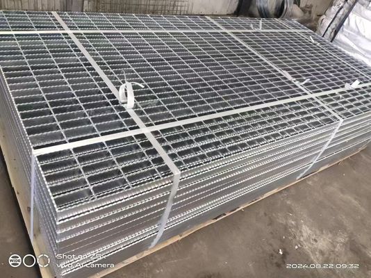Ocynkowana stalowa krata Spawana stalowa pręt 25x3 800x1000 Metalowa płyta siatkowa do chodnika pomostowego