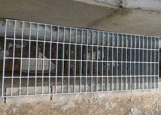 1005 X 600 lb Gorąco zanurzone galwanizowane kratki podłogowe i kratki schodowe dla statków morskich