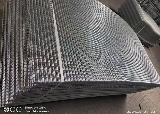 Panel z drutu ocynkowanego o standardowym rozmiarze 2 x 2 cale o szerokości 2,2 m