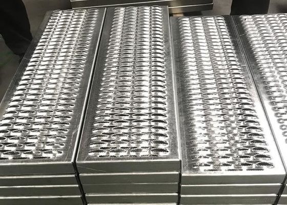 Maksymalnie 6000 mm Regular Grip Strut Walkway For Stair Treads Rampy And Decks