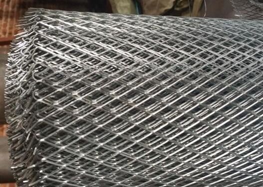 Spłaszczona siatka o strukturze plastra miodu 11,15 kg / M2 Rozszerzona siatka metalowa 4x8