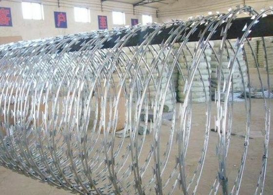 Bto-22 Gorąco zanurzony galwanizowany Concertina Razor Barbed Wire