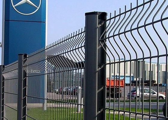 Dekoracja zewnętrzna 4 stóp zakrzywiony płot metalowy powlekany Pvc
