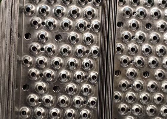 Bezpieczeństwo 96-calowe aluminiowe płyty w kratkę Antypoślizgowe perforowane z wgłębieniami Metal Heavy Duty