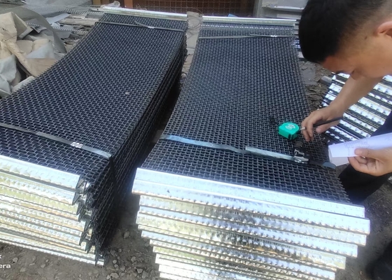 Siatka wibracyjna do kopalni o wysokiej zawartości węgla 65Mn 1,5 m x 2 m