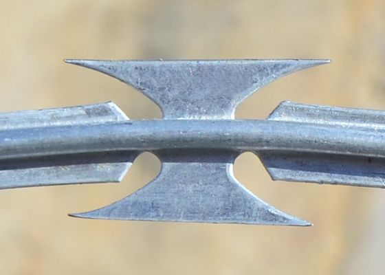 Bto22 Razor Concertina Cewka o średnicy 450 mm z zadziorem