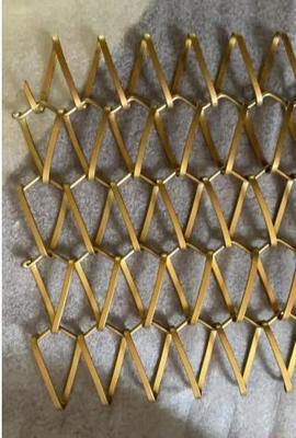 Satynowe mosiężne metalowe ogniwa spiralne 3mm dekoracyjne panele z siatki drucianej do zasłon