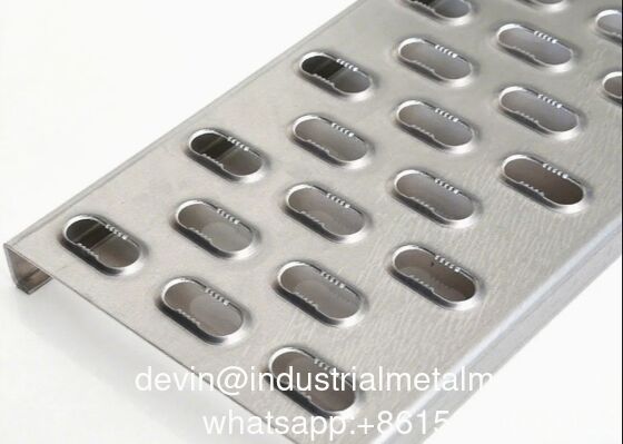 Owalny uchwyt z galwanizowanej arkuszy, podtrzymywanie platformy roboczej, bezpieczeństwo chodnika, kratka