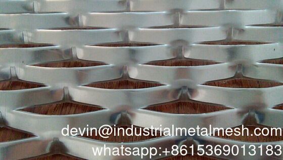 Wysokowytrzymała, wytrzymała, spłaszczona, odporna na warunki atmosferyczne siatka z metalu ekspandowanego do kratownic podłogowych, stopni schodowych, podłóg, betonu, cegieł, rusztowań