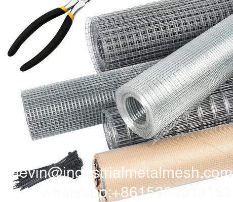 Zgalwanizowana stal spawana 3X3 kwadratowa dziura 2,0 mm Wire Welded Wire Mesh Fence Roll