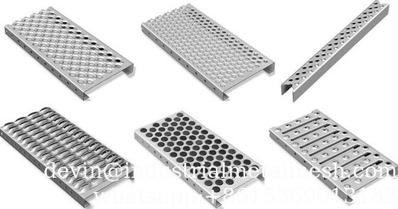 Płaskie aluminium Krokodyl Głowa przeciwpoślizgowa schody chodnik chodnik tabliczka płytka paneli dachu Diamentowy uchwyt Strut bezpieczeństwo kratka