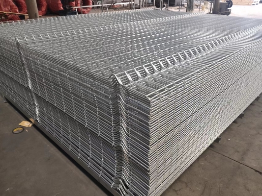 SGS Zakrzywione metalowe ogrodzenia ogrodowe Stal ocynkowana Metalowa powłoka z pcv V Gięcie