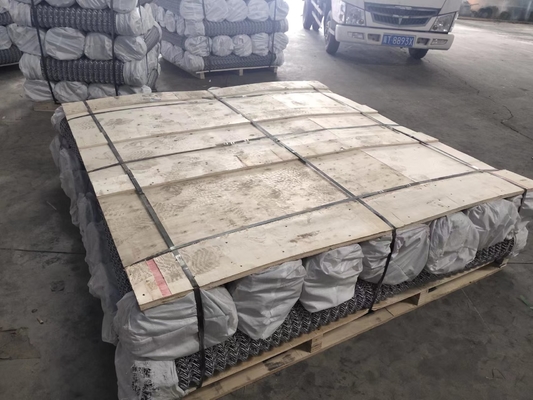 Metalowe ogrodzenie ocynkowane 1,8 m 60x60 Diamond 50ft