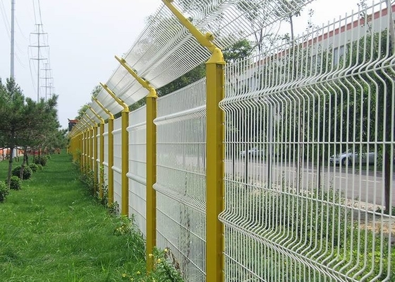 Cena fabryczna spawana stal ocynkowana ogrodzenie gięcia zakrzywiona metalowa siatka druciana 3D