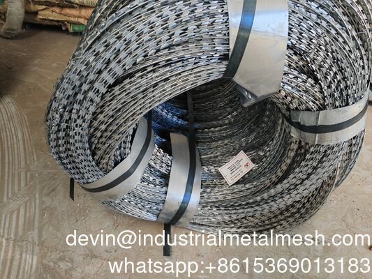 Rolka zgrzewanej siatki z drutu żyletkowego BTO-22 ze stali nierdzewnej