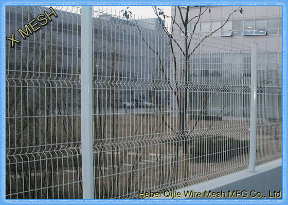Winylowa elektrostatyczna farba Zakrzywiony metalowy płot Proszek Galwanizowane spawane ogrodzenie z drutu