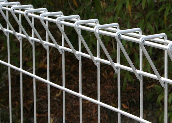 Zakrzywione metalowe ogrodzenie o wysokości 2,1 x 2,4 m, ogrodzenie z siatki drucianej