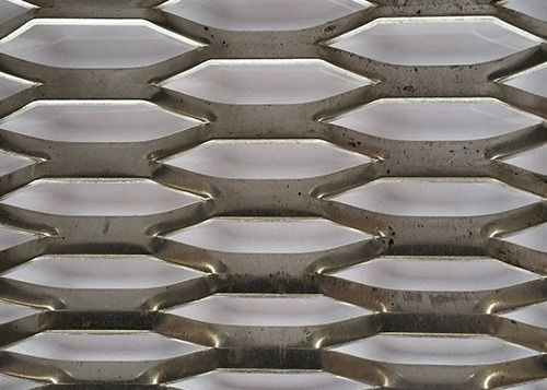 Grubość 1 mm Szerokość pasma Rozszerzona siatka aluminiowa Otwór 6,3 mm